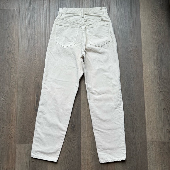 Uniqlo Tapered High Rise Jeans Size 23 - Picture 2 of 5